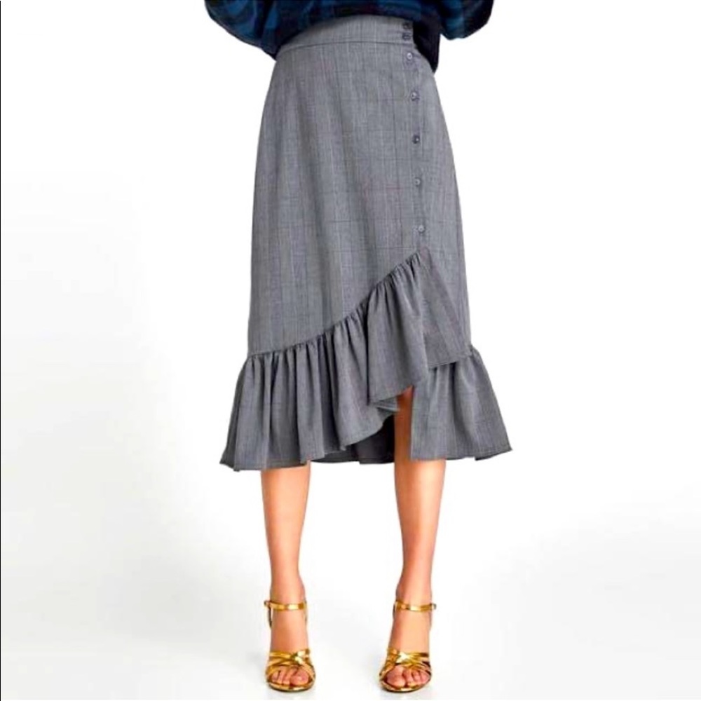 NWT Plaid asymmetric ruffle skirt Size XS